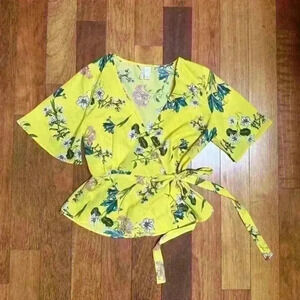 Japna | Yellow floral short  sleeve wrap top size medium (fits smaller)